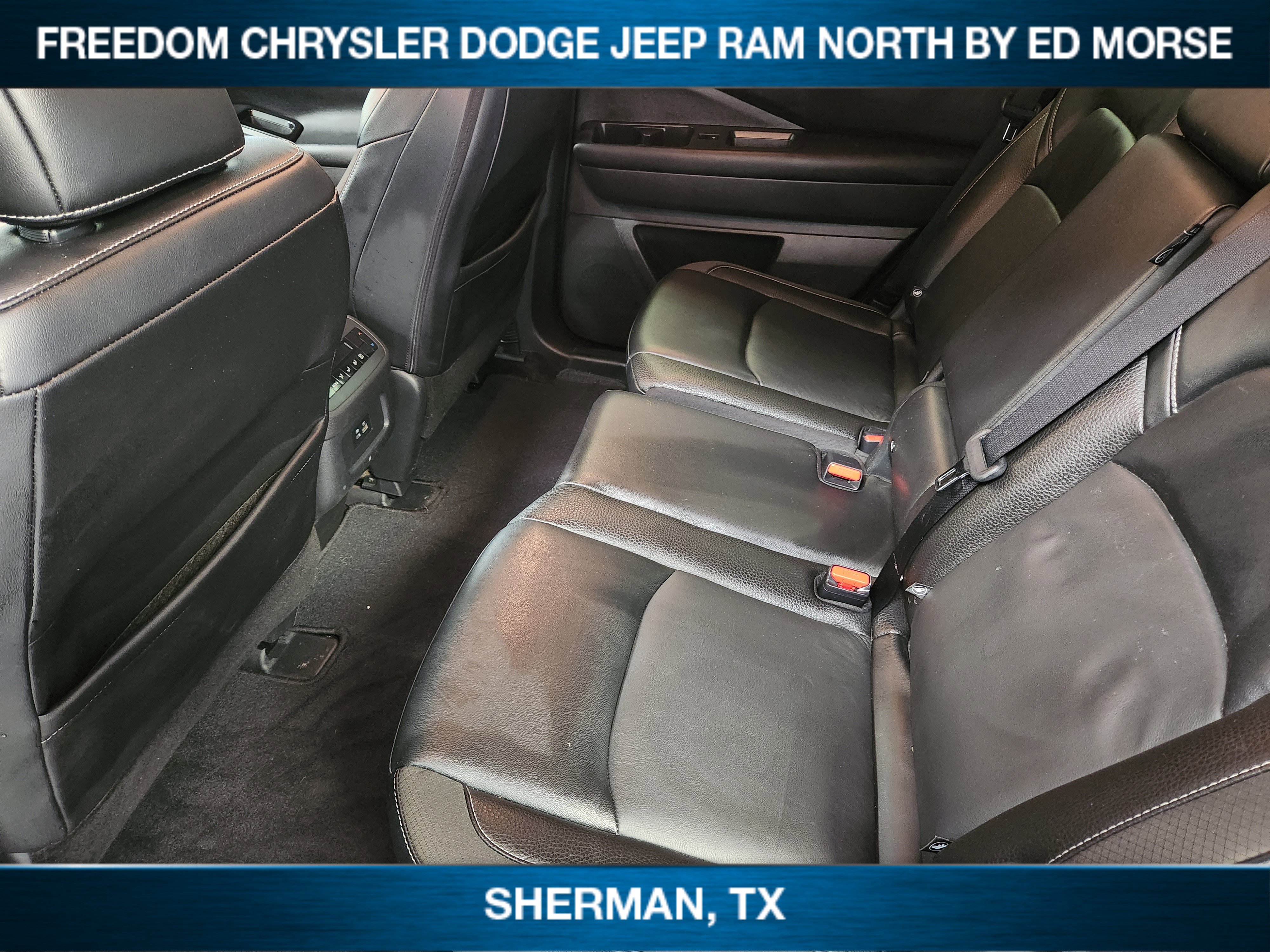 Used 2023 Nissan Pathfinder SL w/ Black Appearance Package FWD image 21