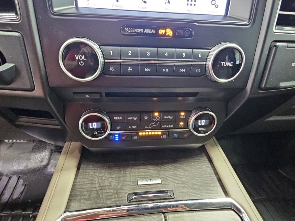 Used 2018 Ford Expedition Limited w/ Equipment Group 301A RWD image 23