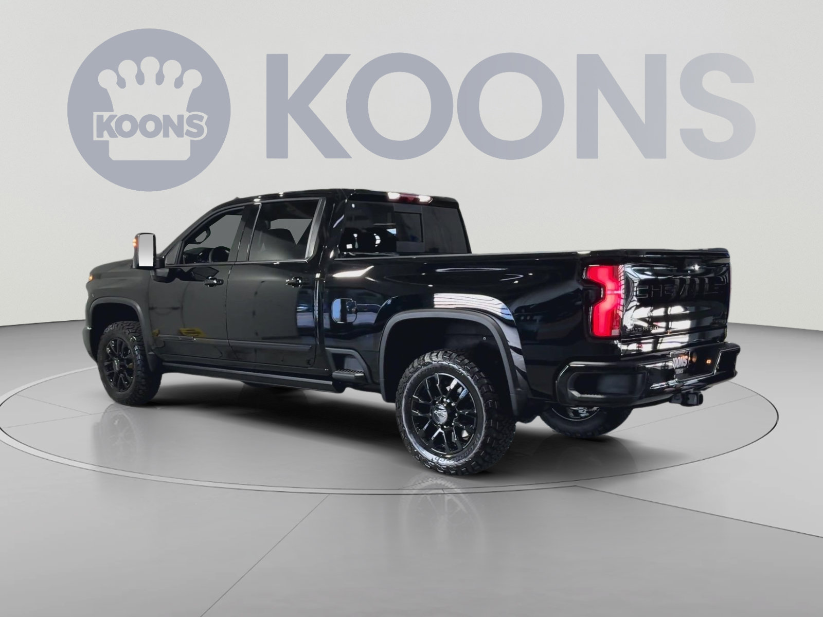 Used 2026 Chevrolet Silverado 2500 High Country w/ Midnight Edition AWD/4WD image 8