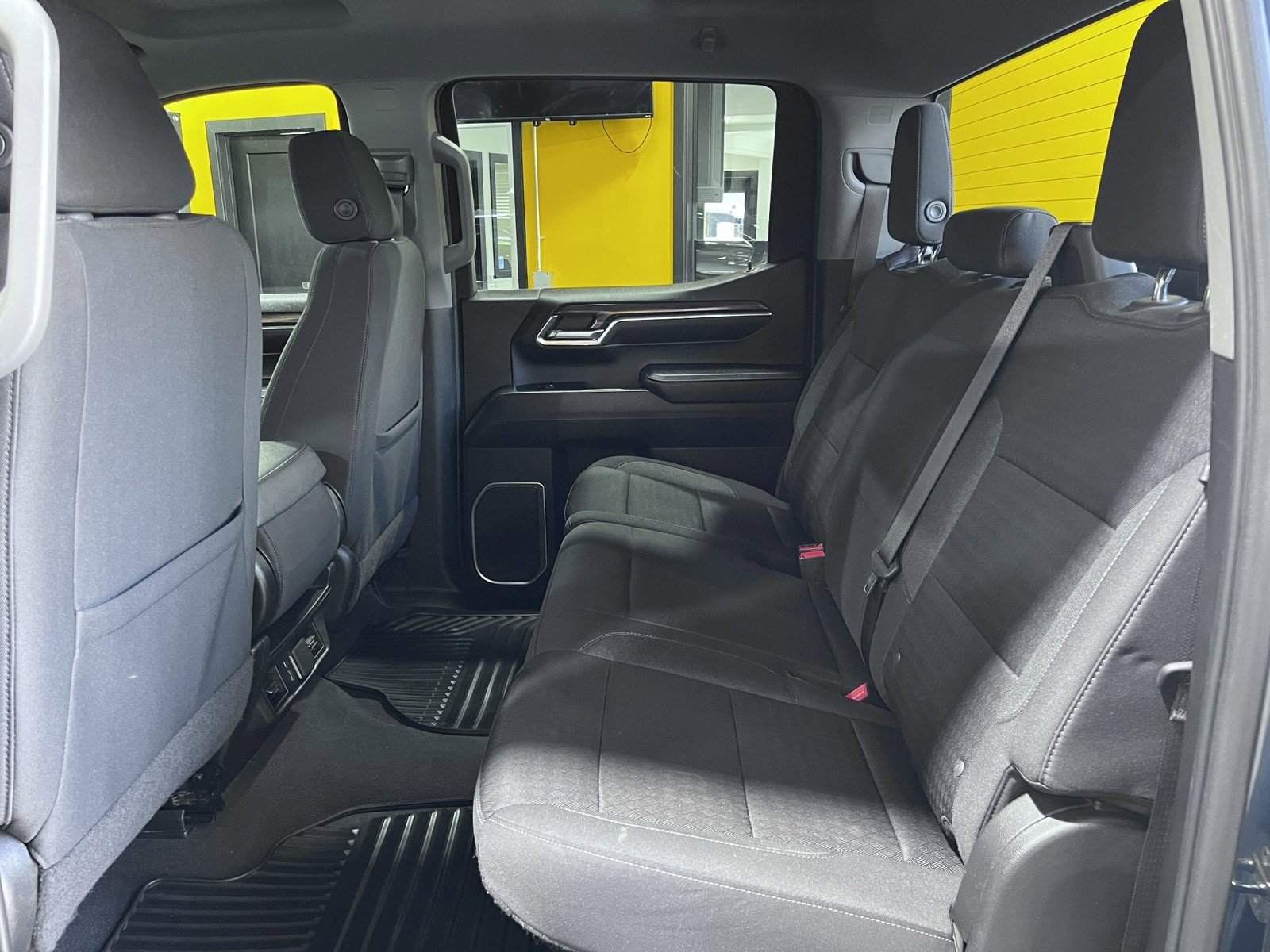 Used 2022 Chevrolet Silverado 1500 LT AWD/4WD image 19