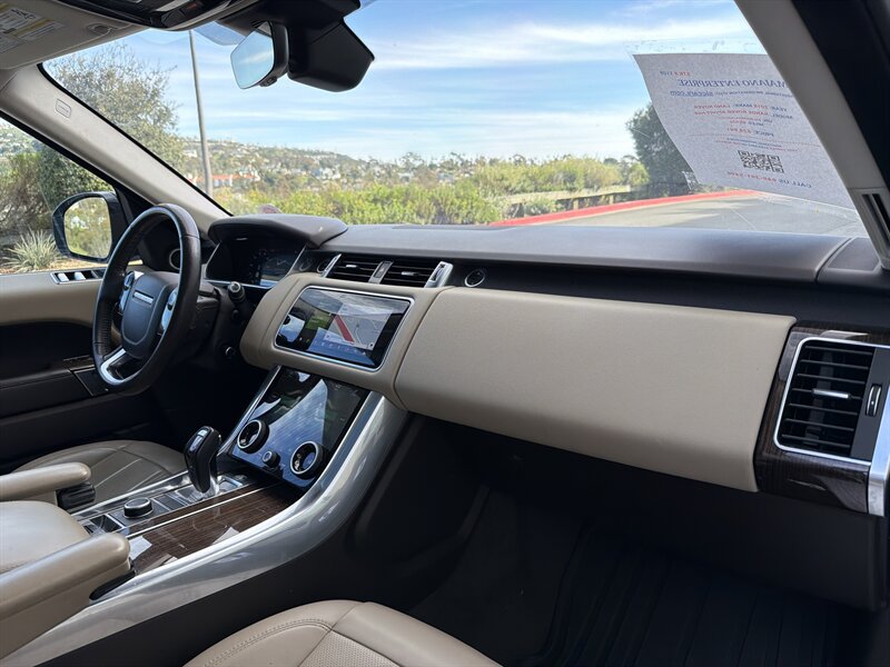 Used 2018 Land Rover Range Rover Sport HSE AWD/4WD image 12
