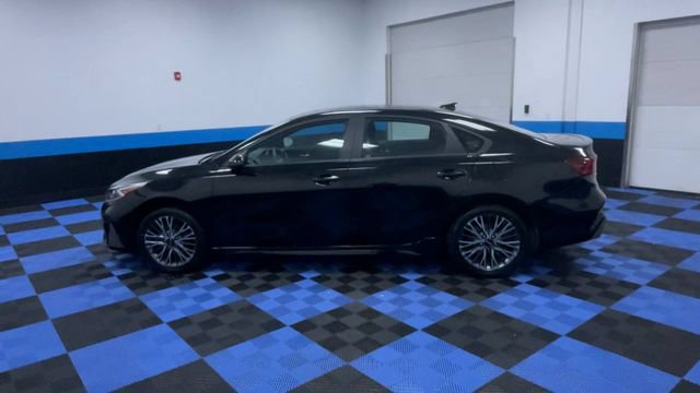 Used 2023 Kia Forte GT-Line w/ GT-Line Premium Package FWD image 5