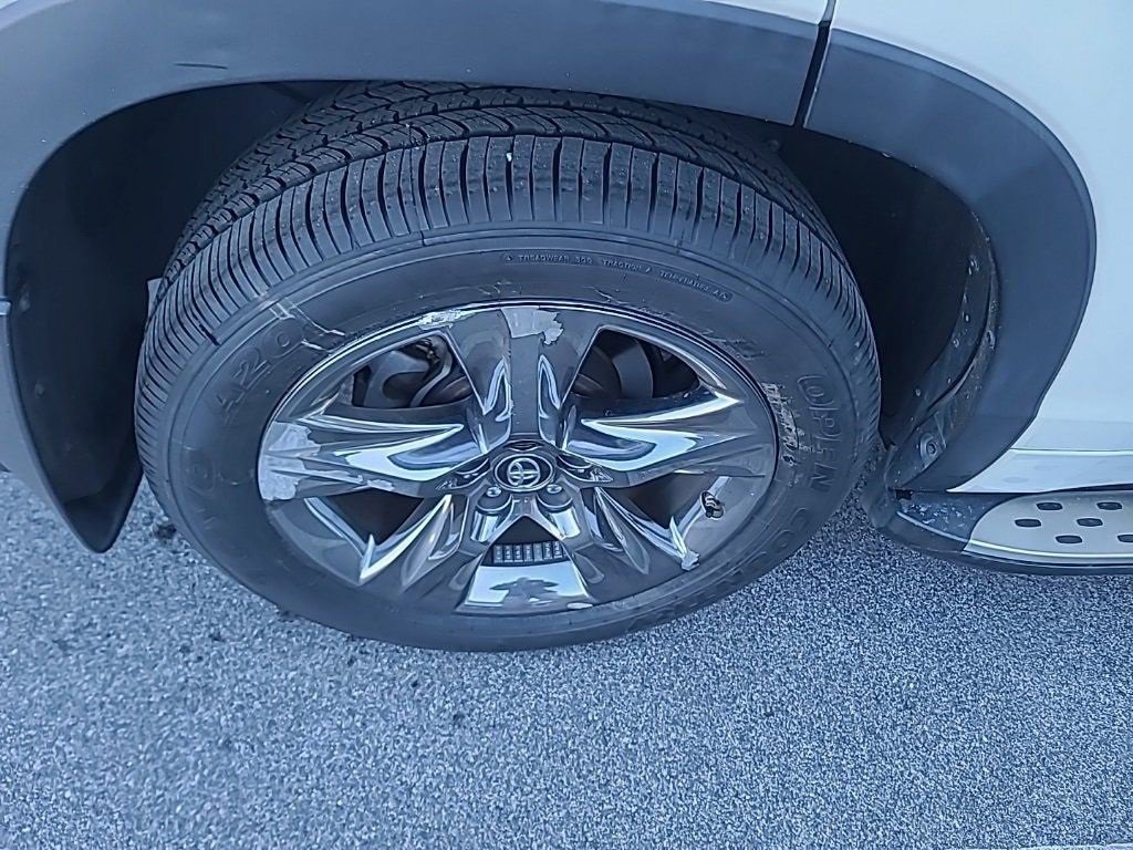 Used 2019 Toyota Highlander Limited Platinum image 23