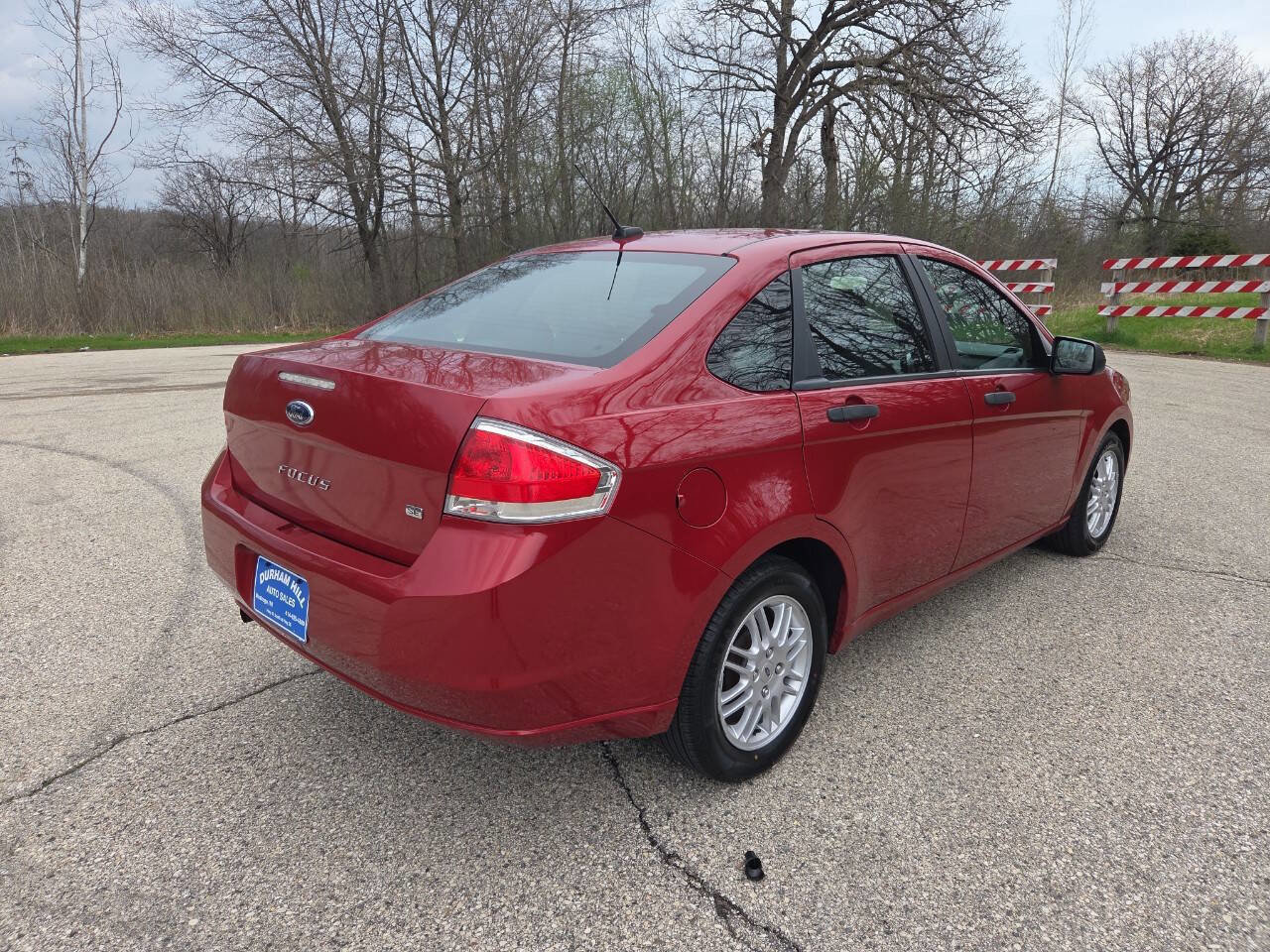 Used 2010 Ford Focus SE image 6