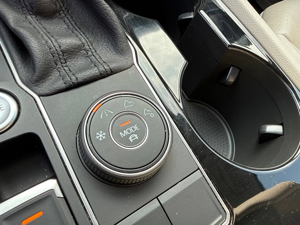 Used 2019 Volkswagen Atlas SEL AWD/4WD image 36