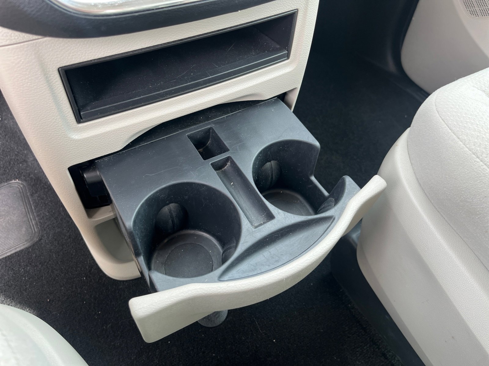 Used 2016 Dodge Grand Caravan American Value Package image 29