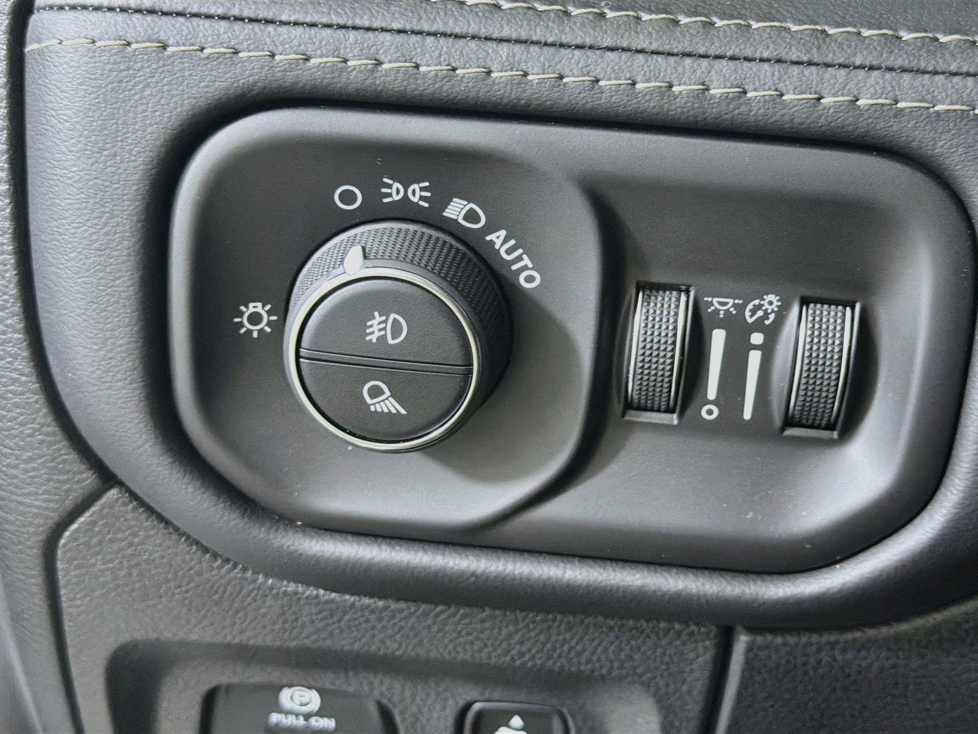 Used 2023 RAM 1500 Limited RWD image 16