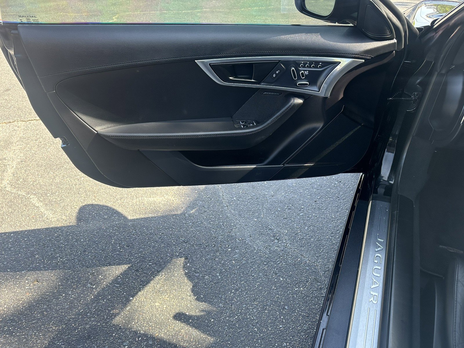 Used 2019 Jaguar F-TYPE Convertible image 23