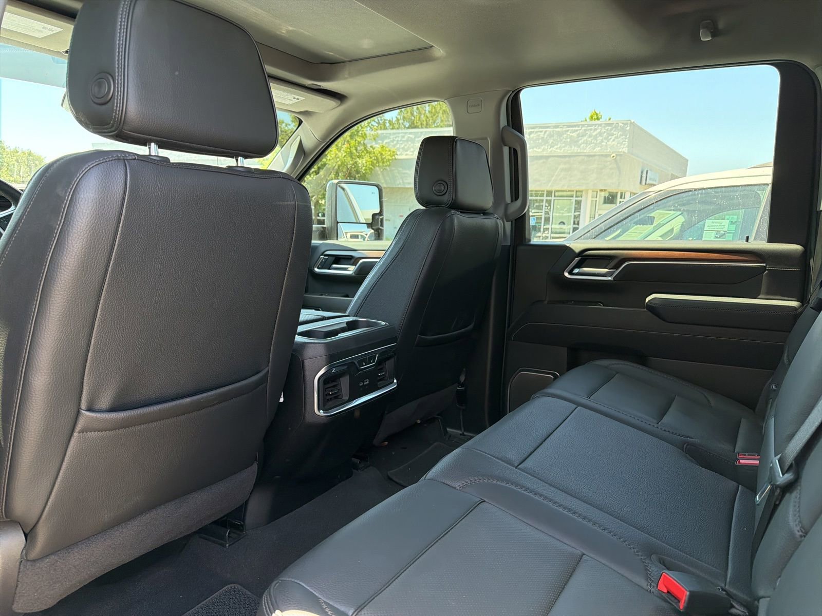 Used 2025 GMC Sierra 3500 Denali w/ Denali Reserve Package AWD/4WD image 4