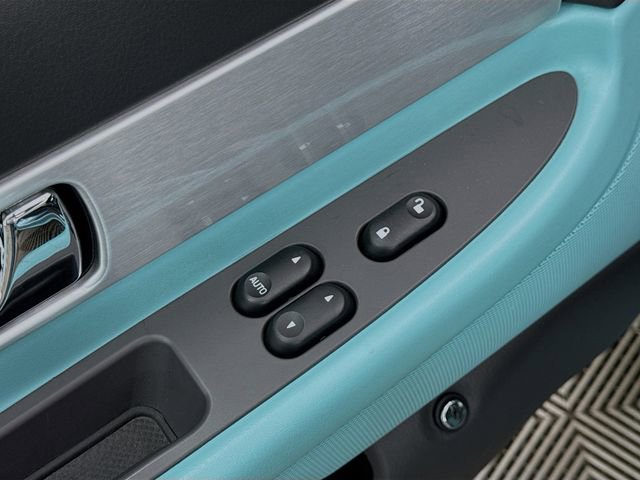 Used 2002 Ford Thunderbird image 16