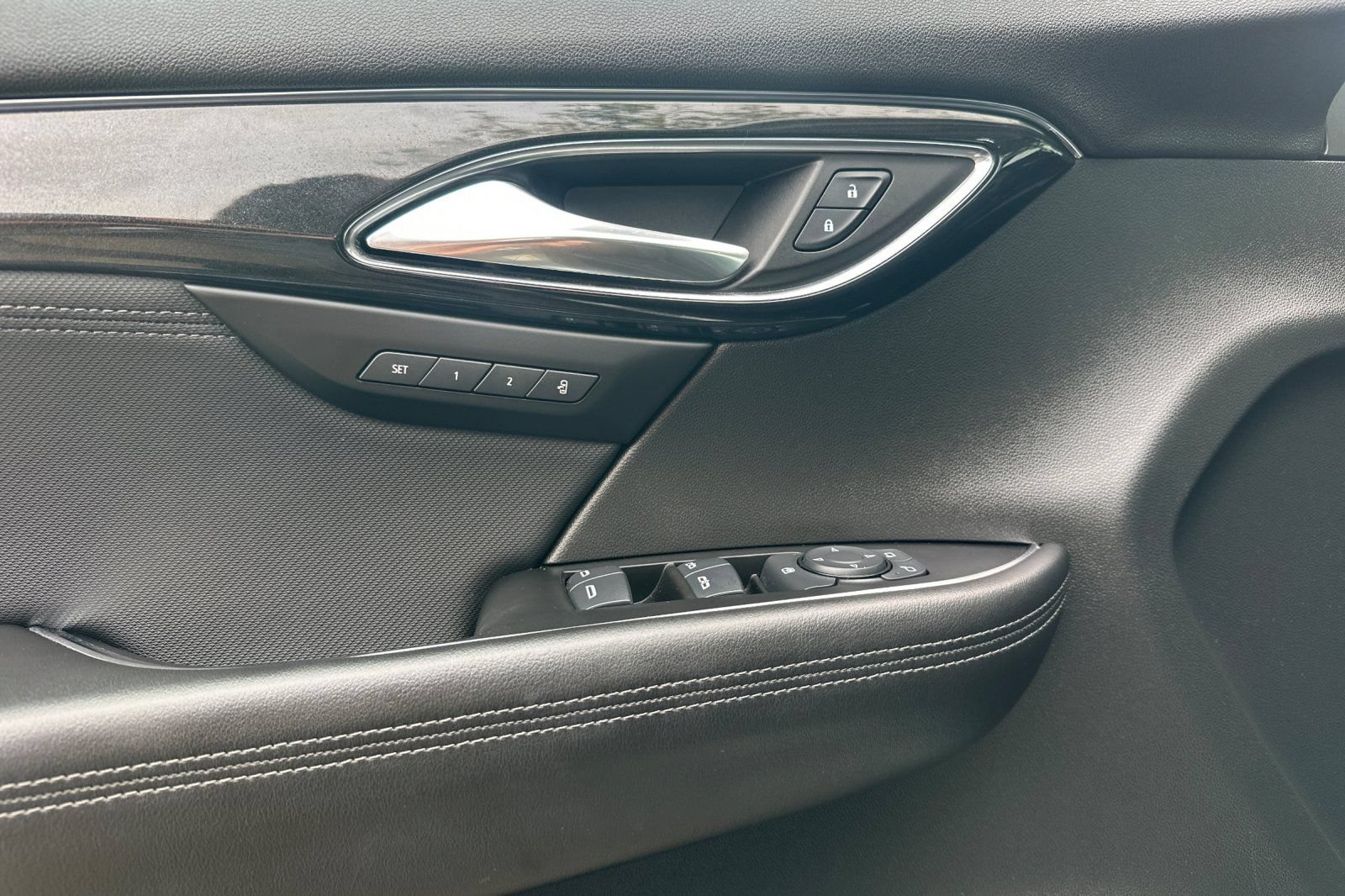 Used 2024 Buick Envision Preferred AWD/4WD image 11