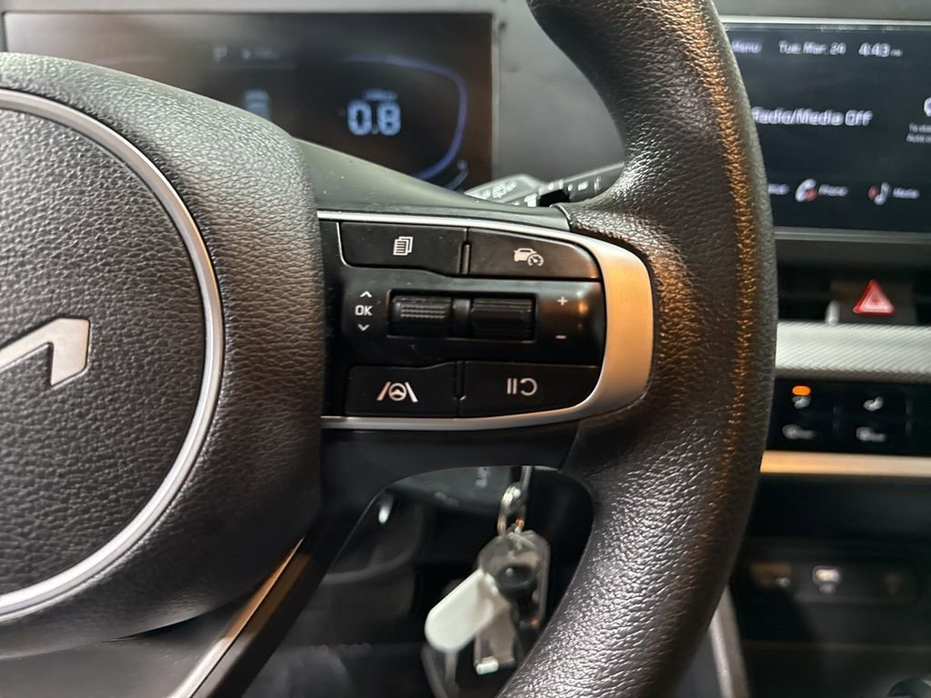 Used 2025 Kia Sportage LX image 25