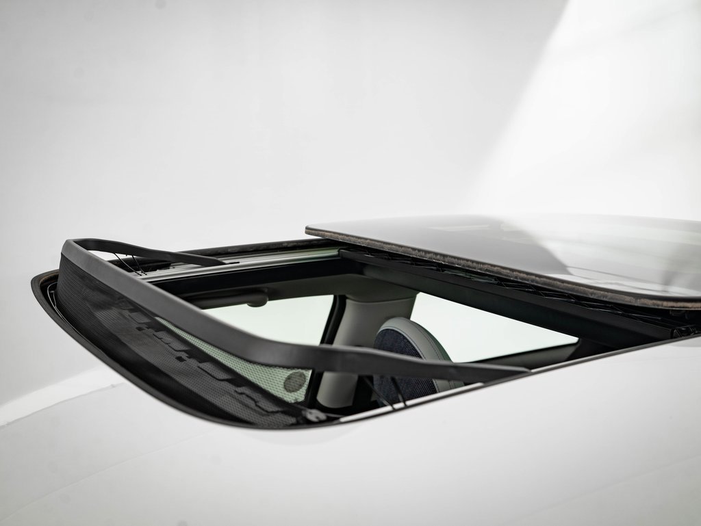 Certified 2025 MINI Cooper S image 14