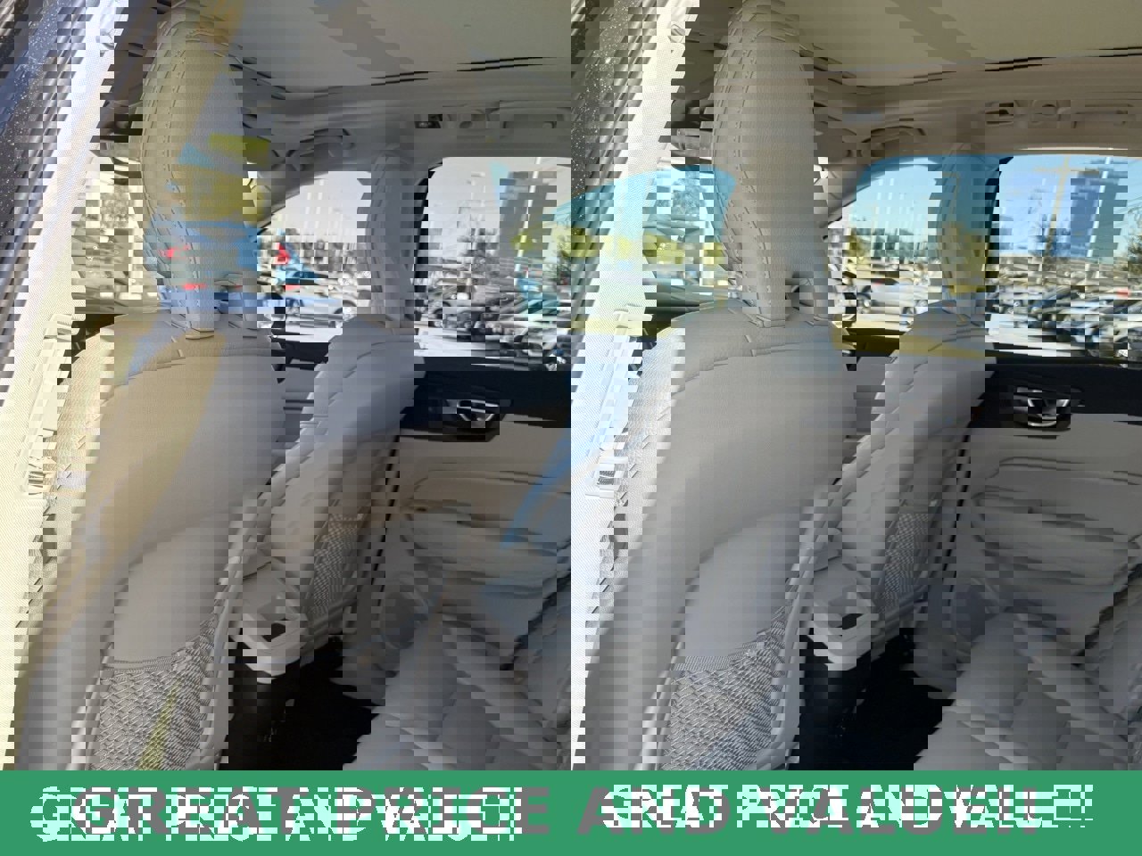 Used 2019 Volvo XC60 T5 Momentum image 32