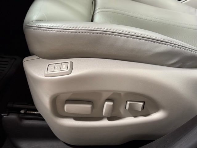 Used 2015 Cadillac SRX Performance w/ Driver Awareness Package FWD image 28