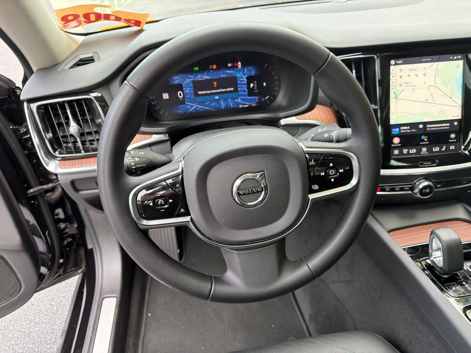 Used 2025 Volvo S60 B5 Plus FWD image 28
