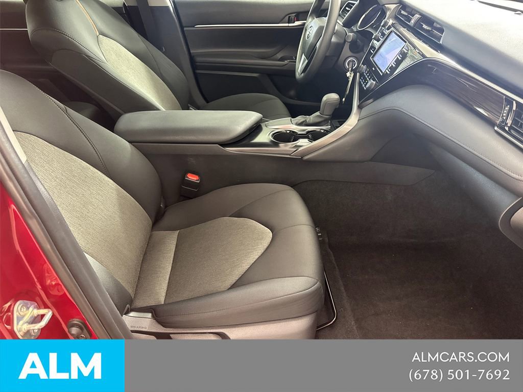 Used 2020 Toyota Camry LE FWD image 17
