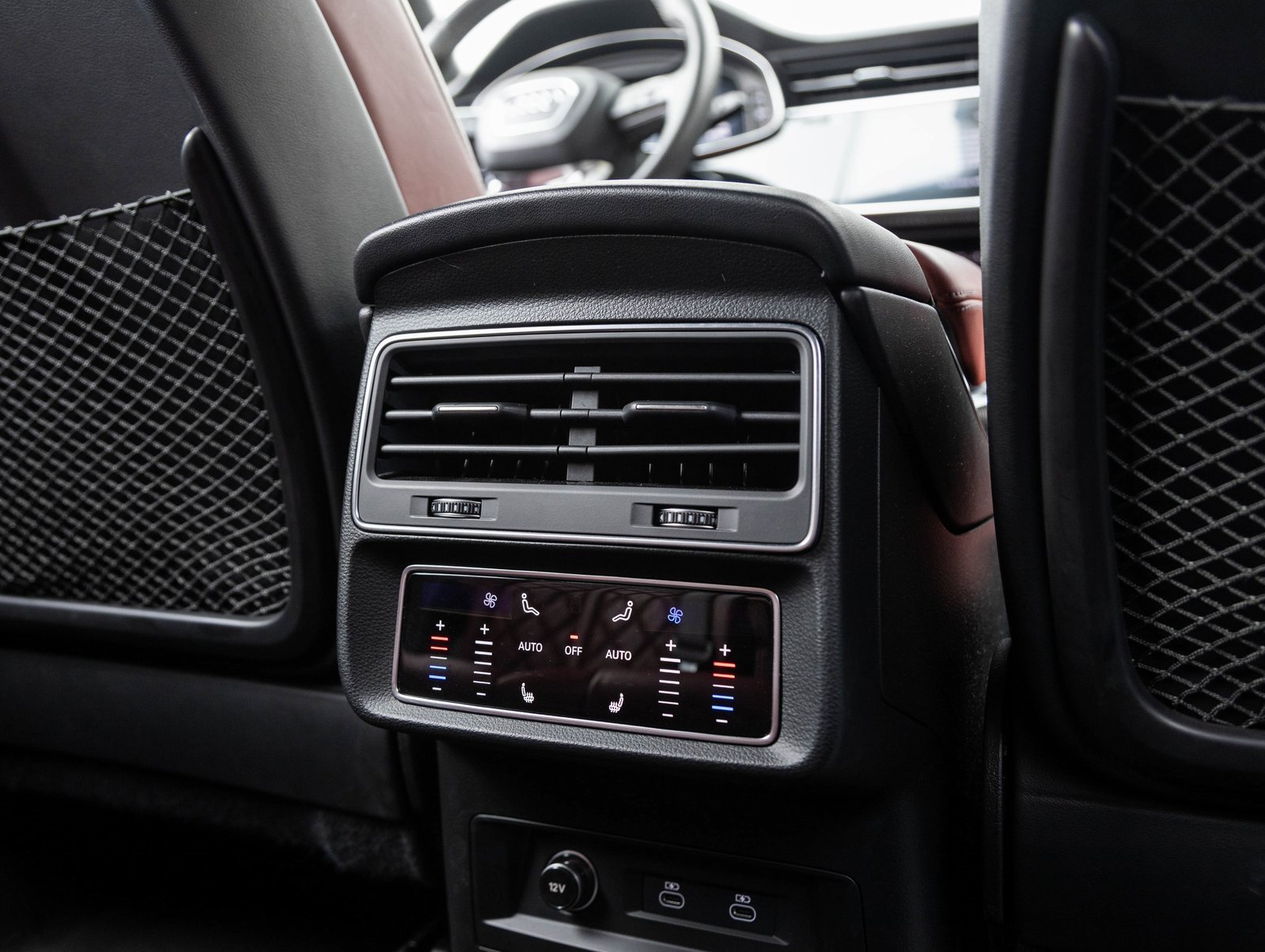 Used 2022 Audi SQ8 Prestige w/ Prestige Package image 28