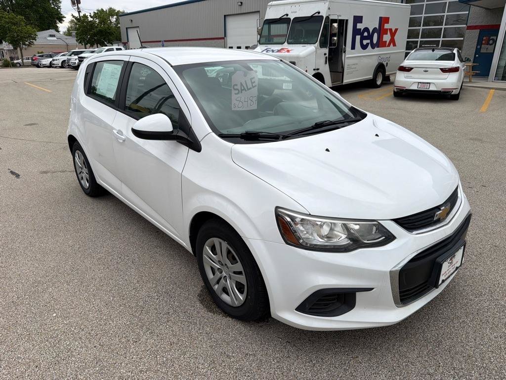 Used 2017 Chevrolet Sonic LT FWD image 2