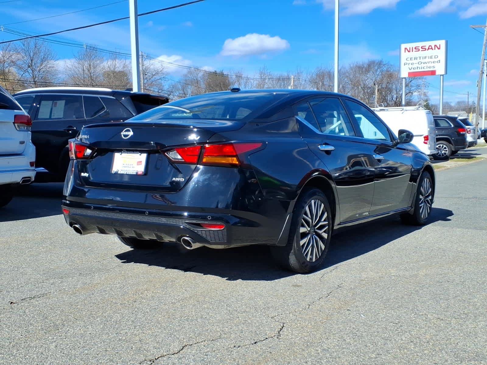 Certified 2024 Nissan Altima 2.5 SV w/ SV Premium Package AWD/4WD image 4