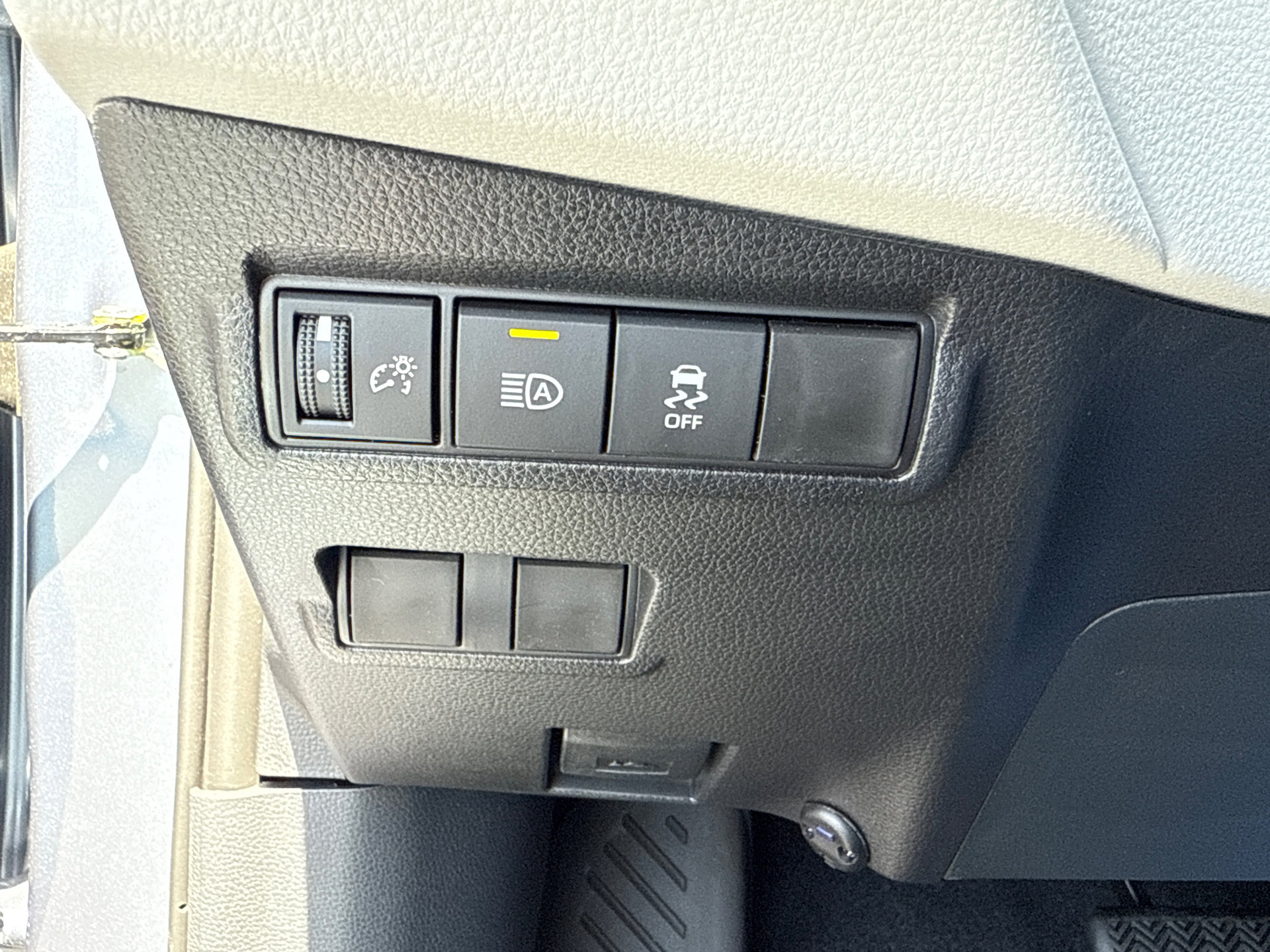 Certified 2026 Toyota Corolla Cross L FWD image 27