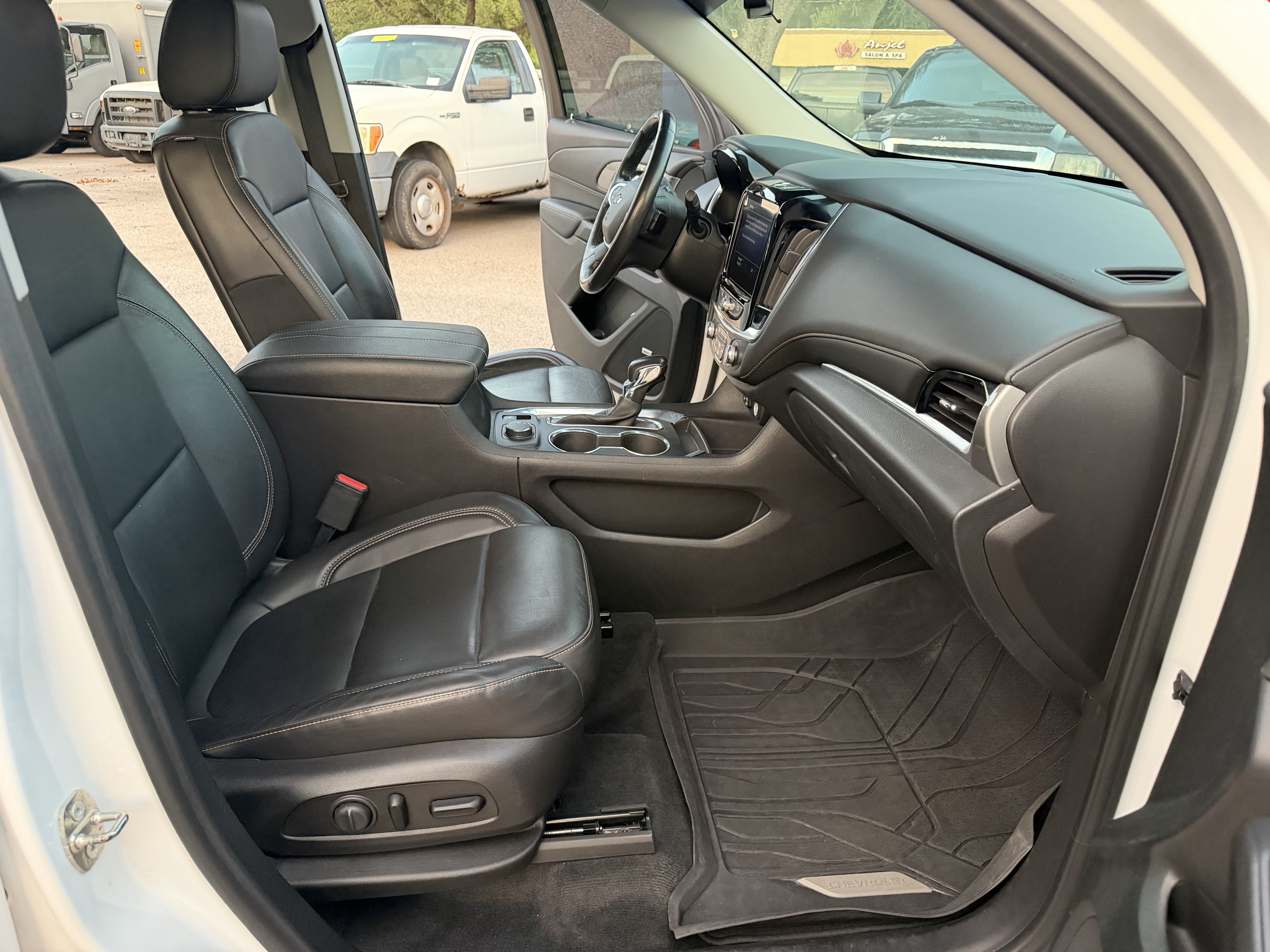 Used 2021 Chevrolet Traverse RS FWD image 18