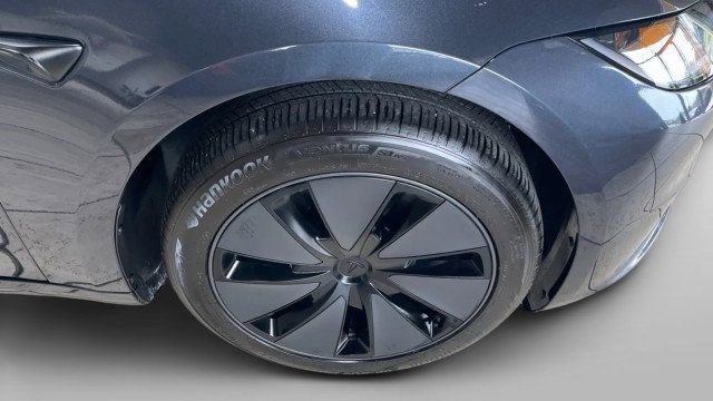 Used 2025 Tesla Model 3 Long Range RWD image 18