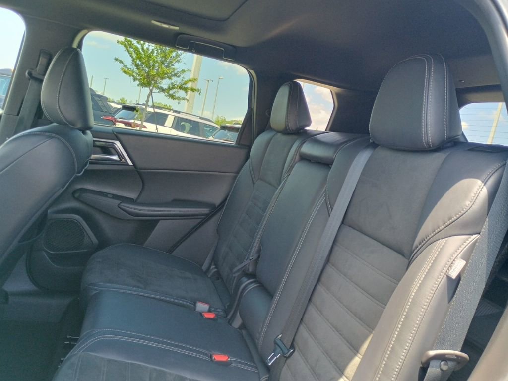 Used 2022 Mitsubishi Outlander SE FWD image 17