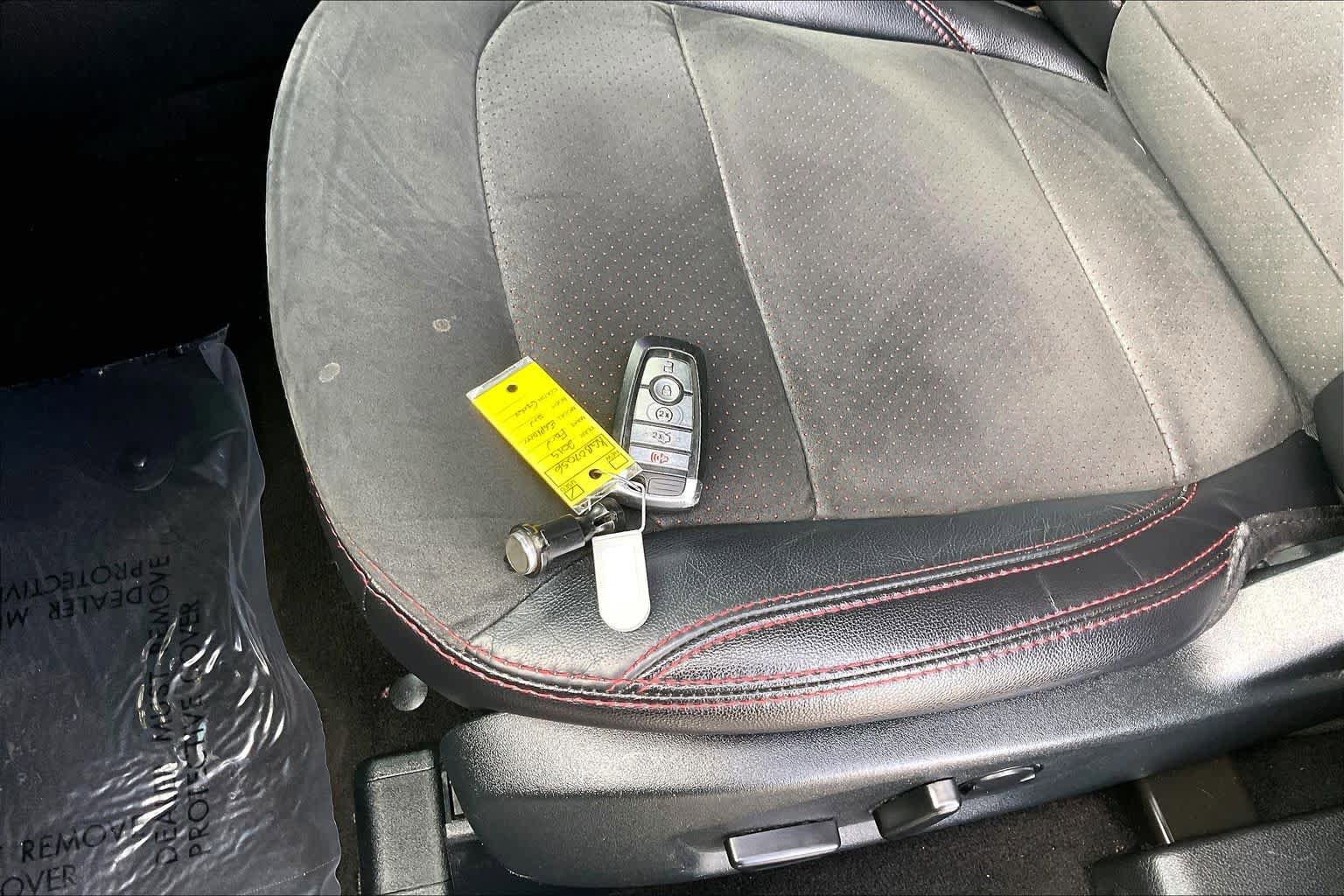 Used 2019 Ford Explorer XLT w/ Equipment Group 202A FWD image 15