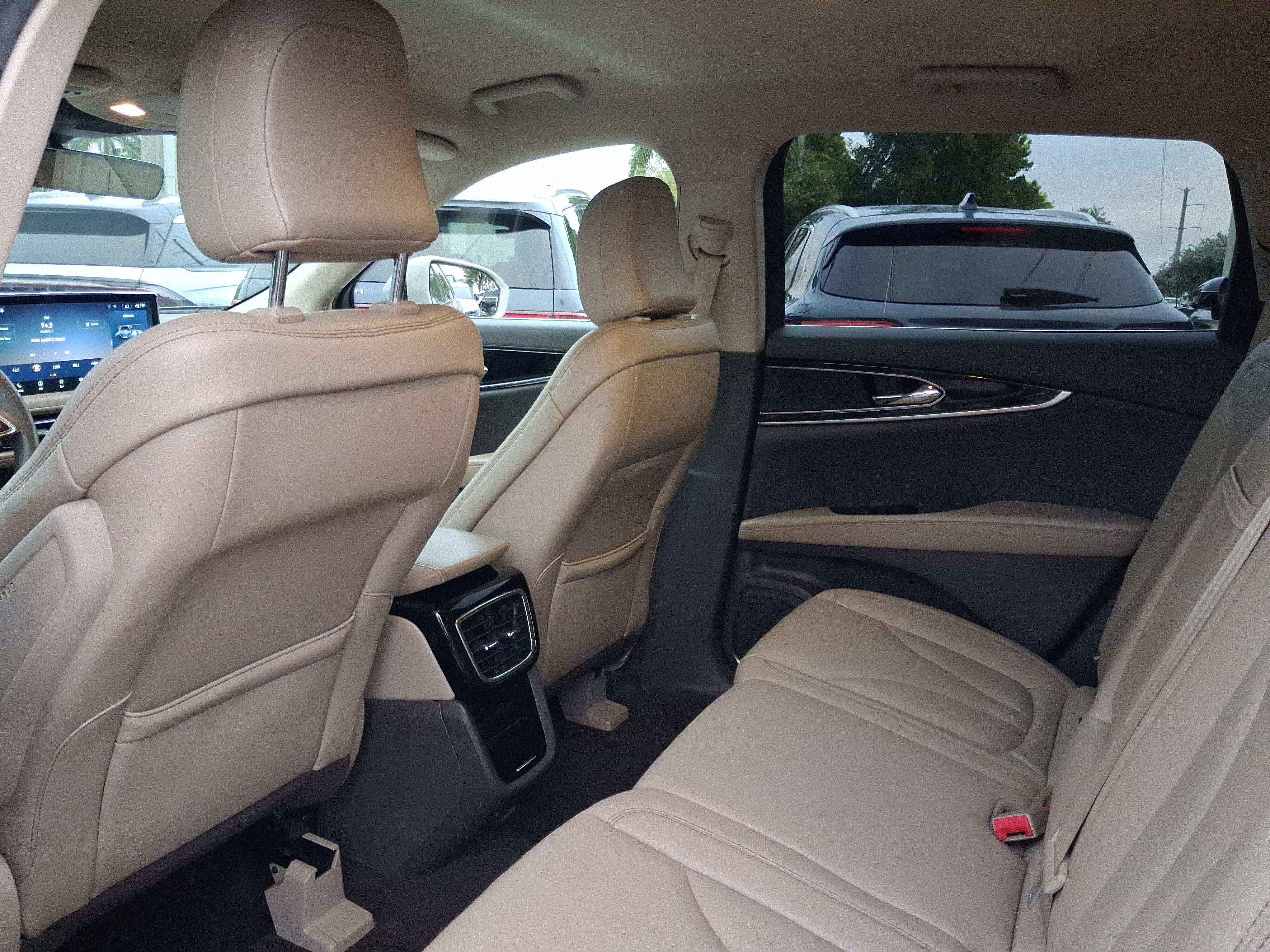 Certified 2023 Lincoln Nautilus FWD w/ Premium Package image 5