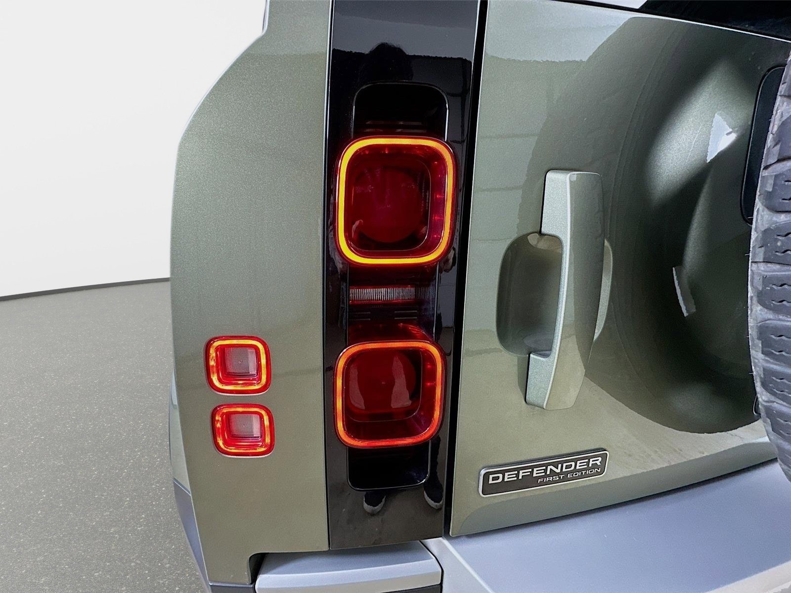 Used 2021 Land Rover Defender 90 First Edition image 12