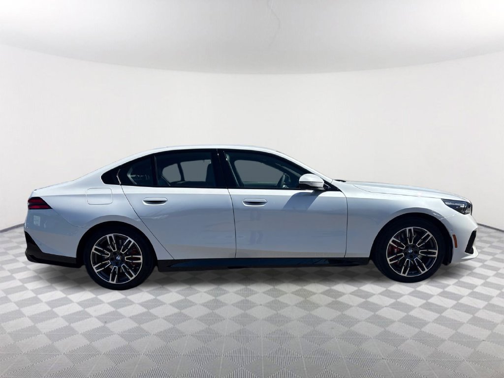 New 2027 BMW 540i xDrive w/ M Sport Package AWD/4WD image 3
