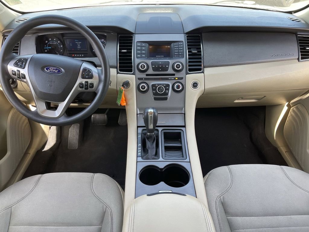 Used 2019 Ford Taurus SE image 14