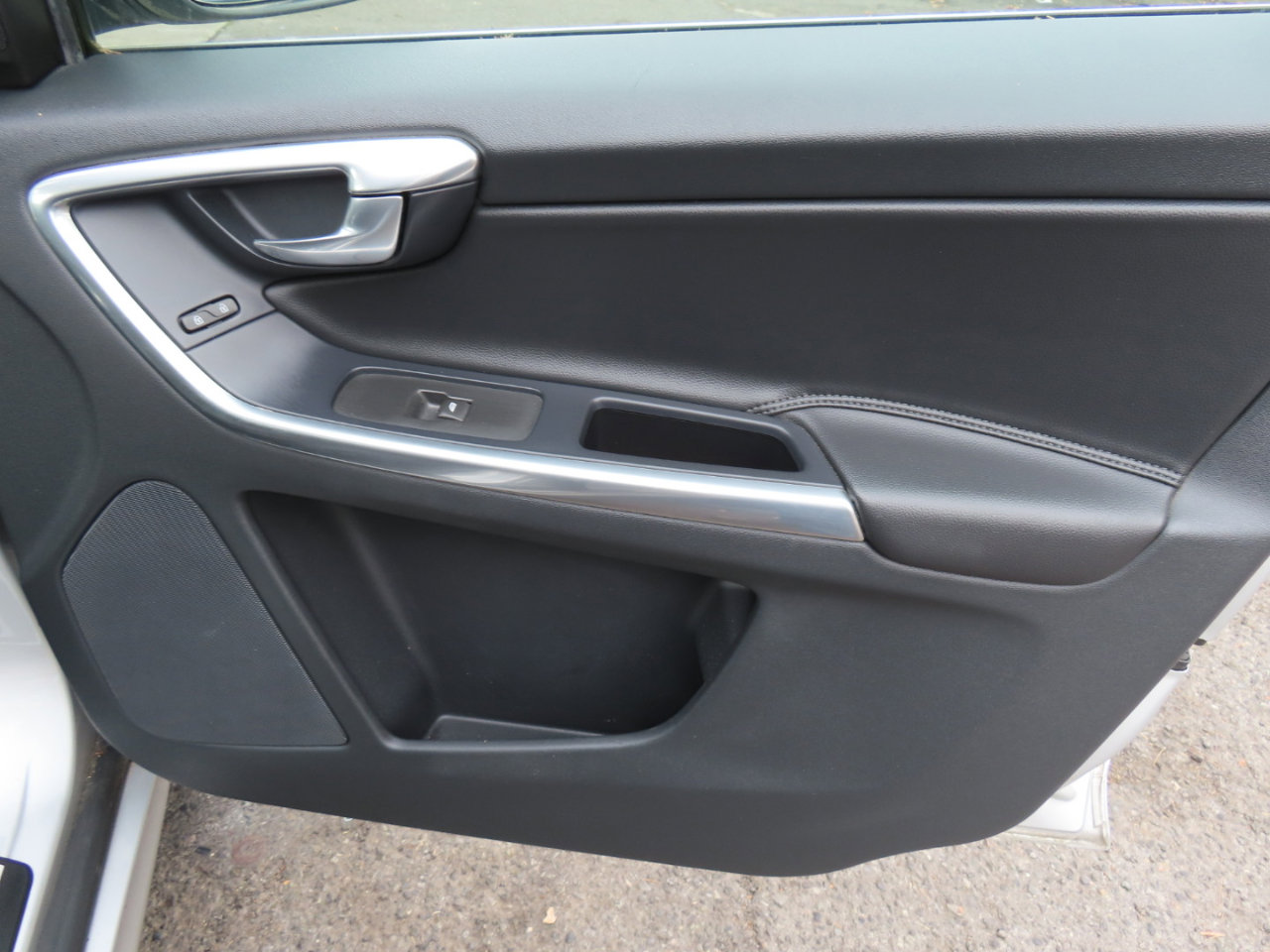 Used 2016 Volvo XC60 T6 image 22