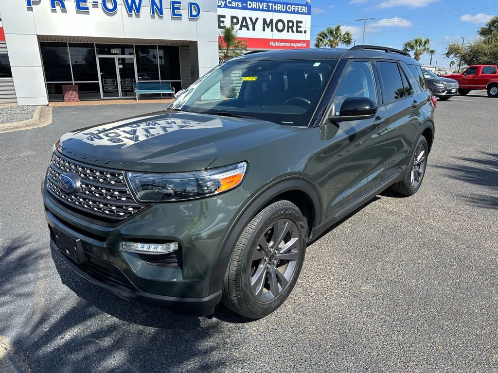 Used 2023 Ford Explorer XLT w/ Equipment Group 202A RWD image 2