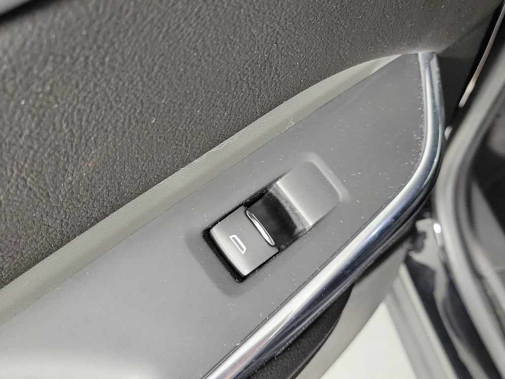 Certified 2023 Cadillac XT4 Premium Luxury AWD/4WD image 15