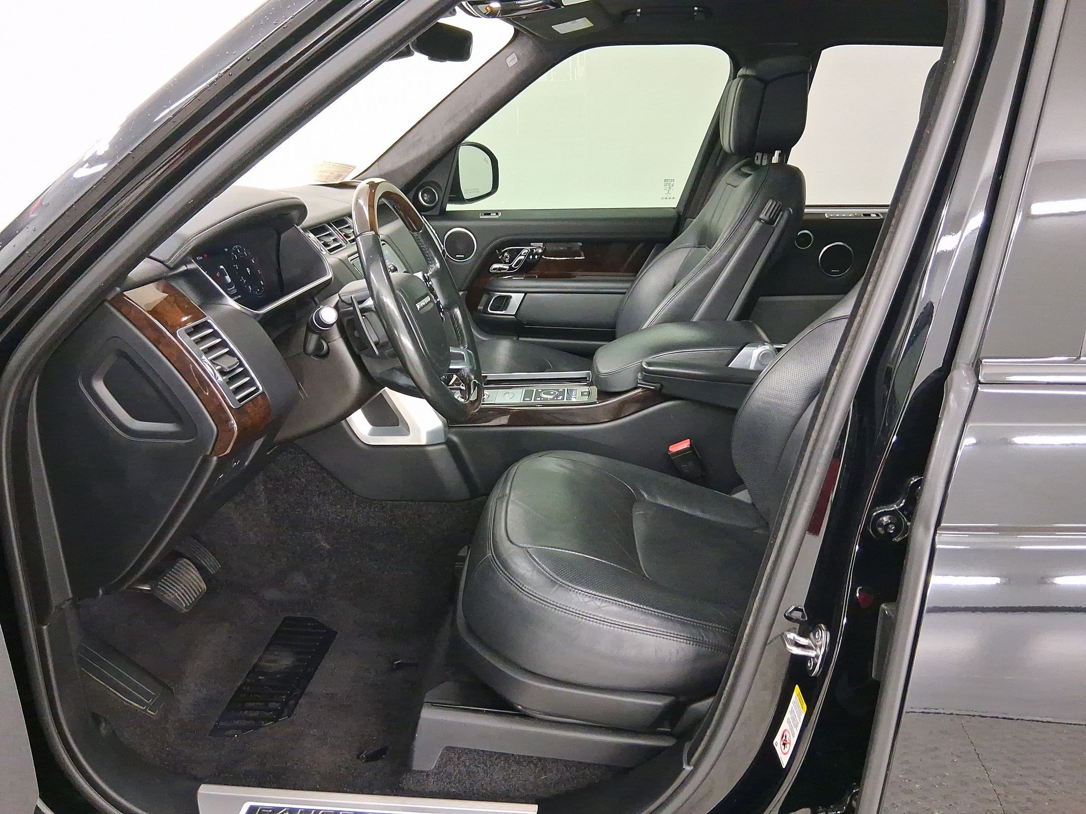 Used 2020 Land Rover Range Rover Long Wheelbase HSE image 5