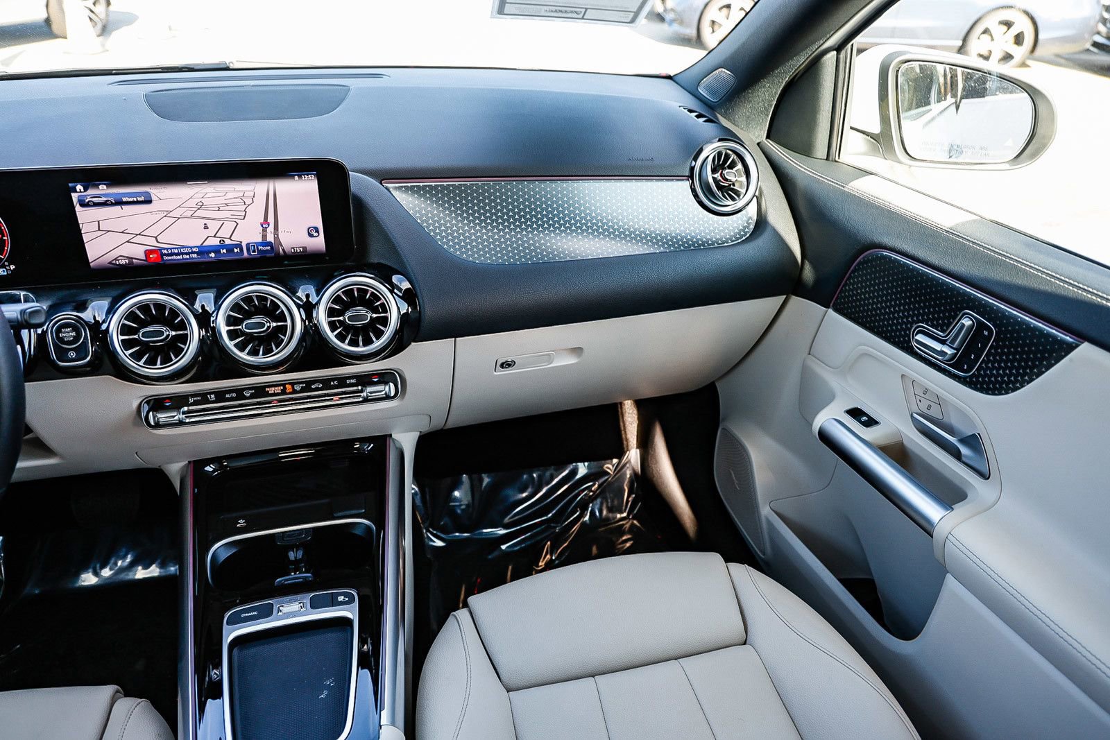 Certified 2025 Mercedes-Benz GLA 250 4MATIC image 12