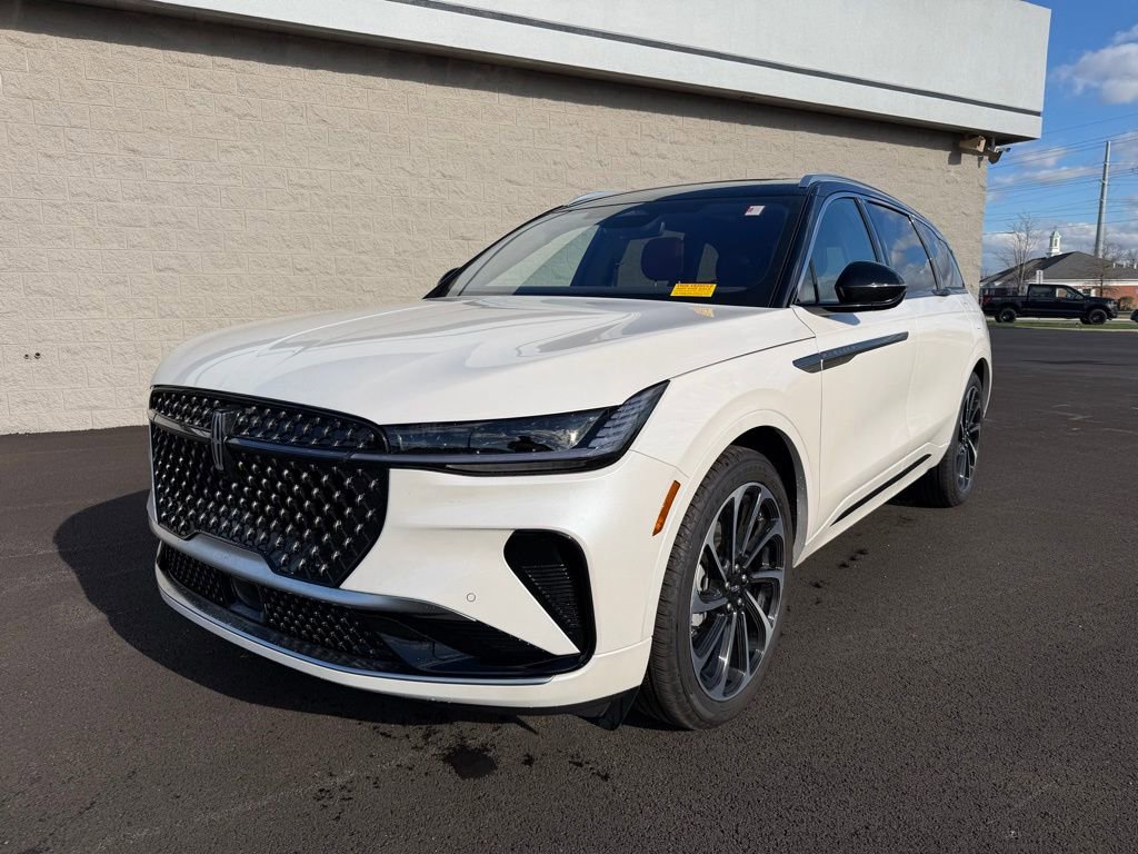 Used 2025 Lincoln Nautilus Black Label image 1