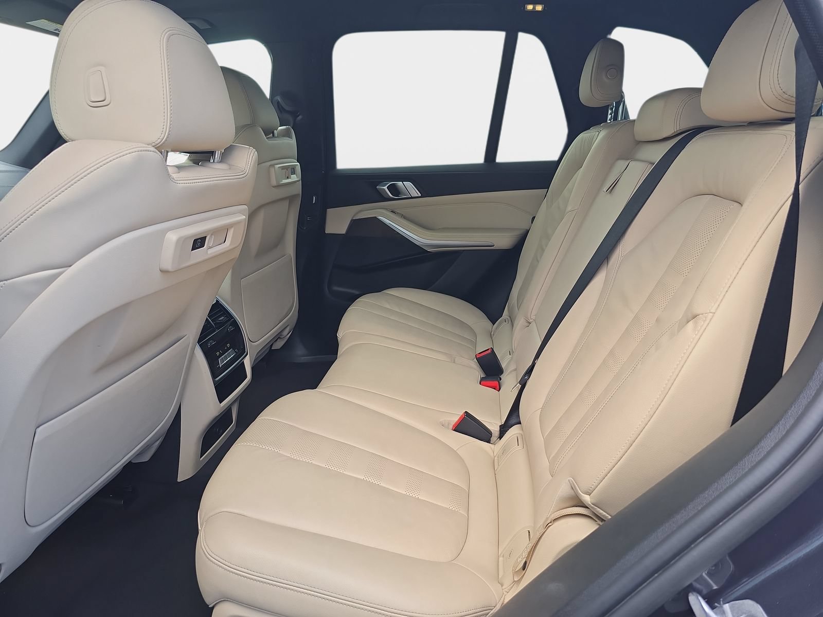 Used 2022 BMW X5 sDrive40i RWD image 18