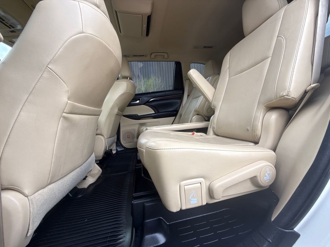 Used 2015 Toyota Highlander Limited w/ Driver Technology Package image 20