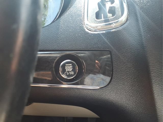 Used 2013 Chrysler Town & Country Touring-L w/ Driver Convenience Group FWD image 31