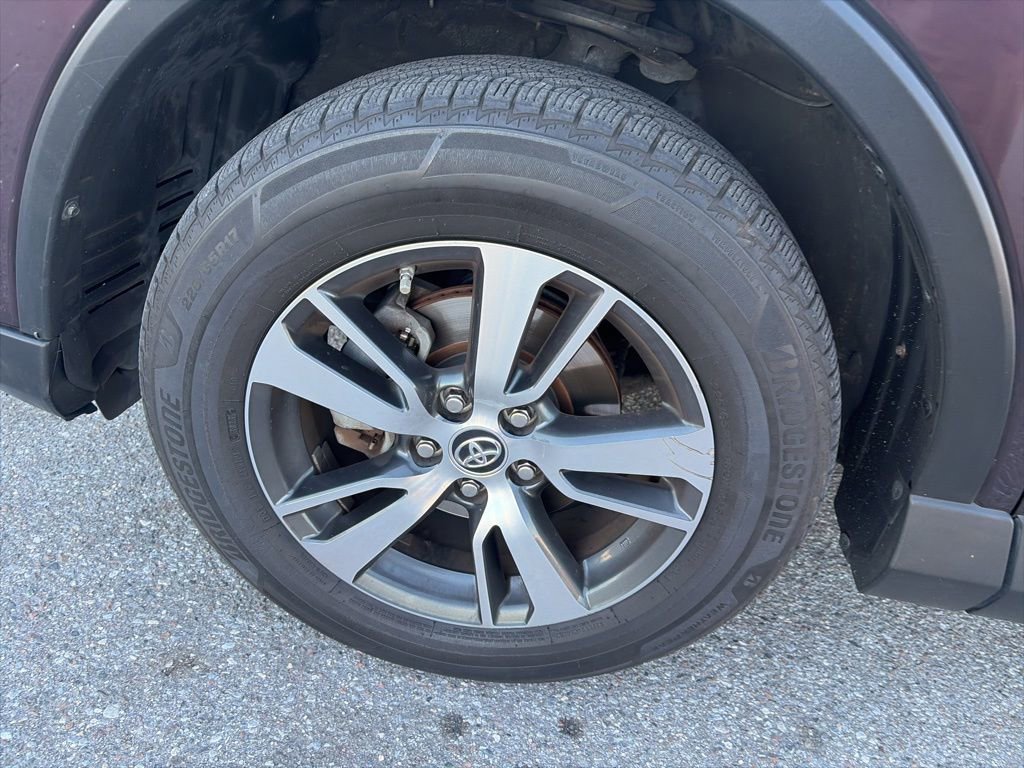 Used 2018 Toyota RAV4 XLE image 12
