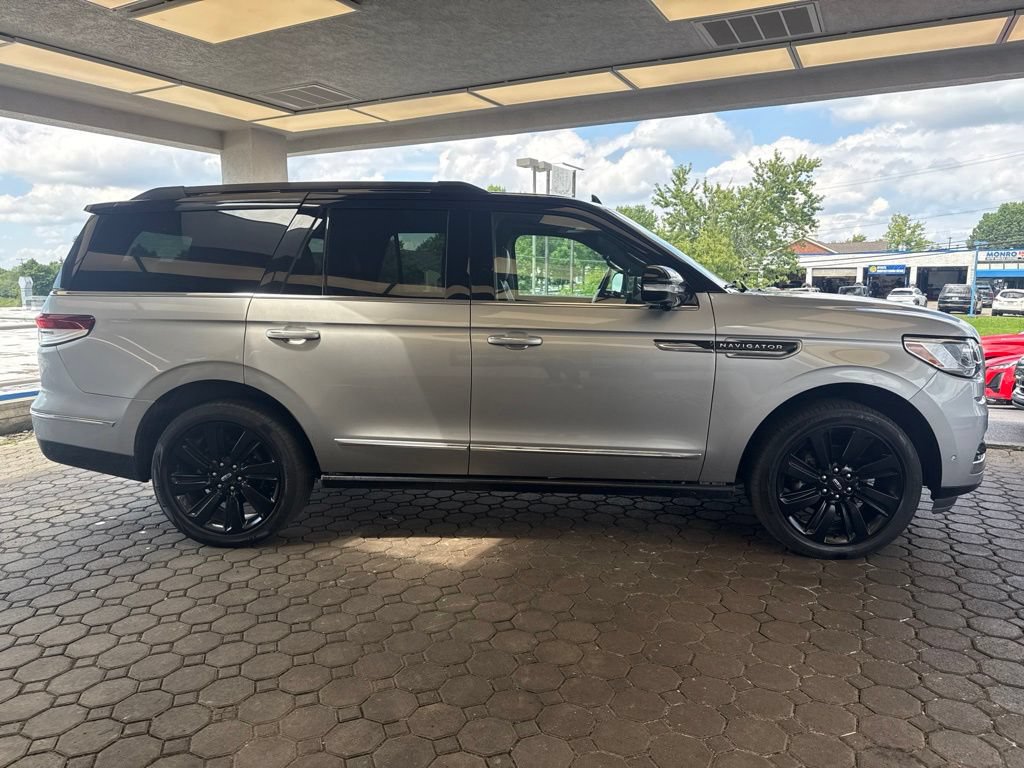 Used 2023 Lincoln Navigator Black Label AWD/4WD image 4