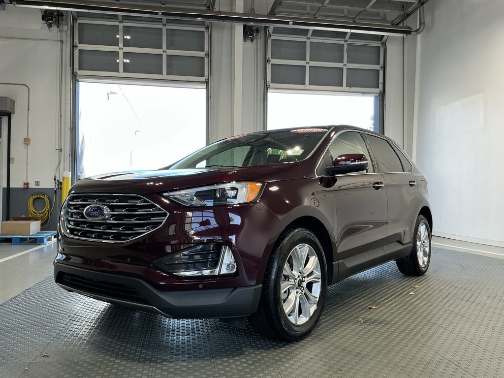 Used 2024 Ford Edge Titanium image 2