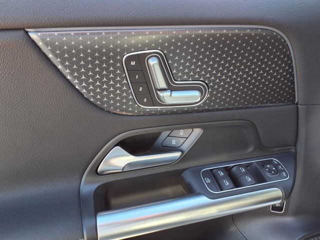 New 2026 Mercedes-Benz GLA 250 image 13