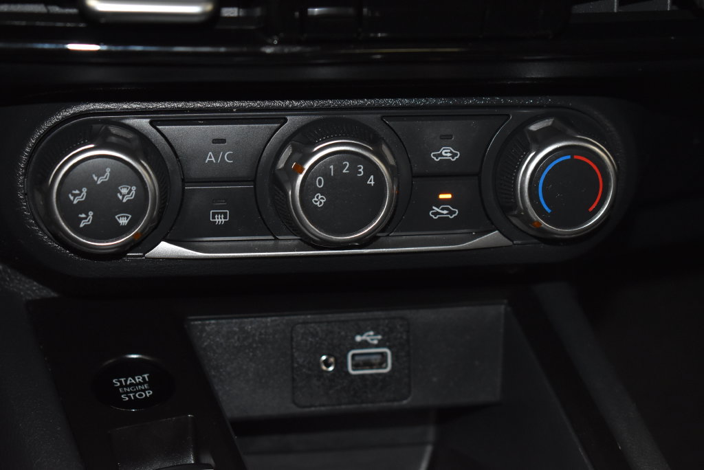Used 2025 Nissan Kicks S AWD/4WD image 17
