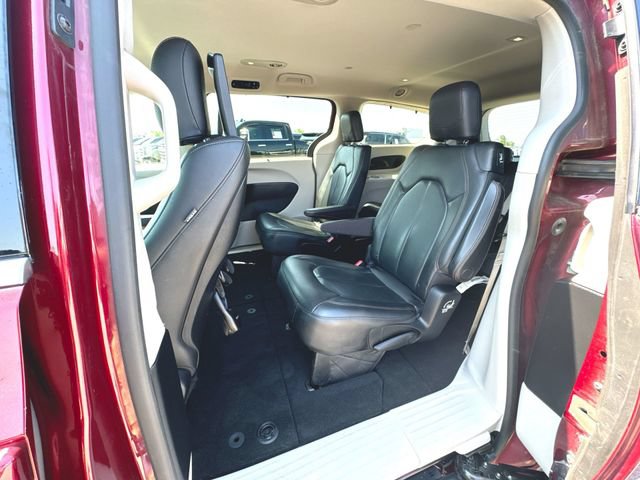 Used 2019 Chrysler Pacifica Touring-L Plus w/ Tire & Wheel Group FWD image 25