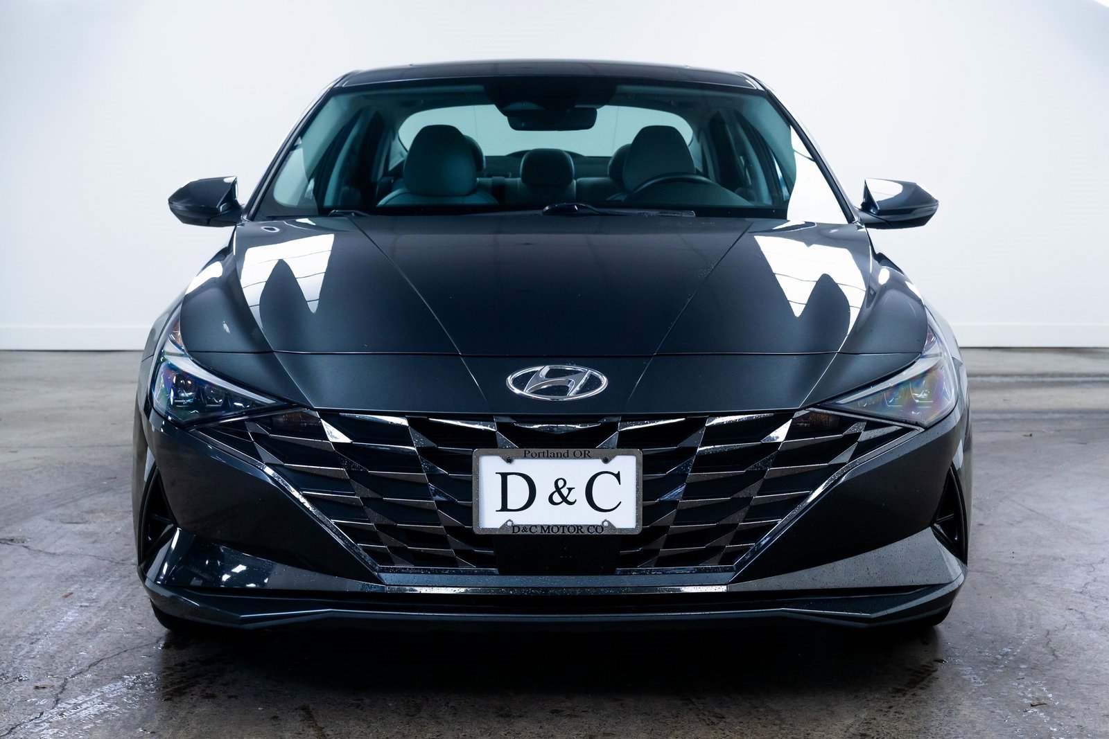 Used 2021 Hyundai Elantra Limited image 2