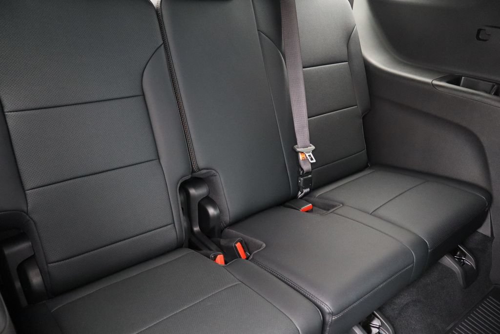 Certified 2025 Chevrolet Traverse High Country w/ LPO, Floor Liner Package FWD image 30